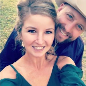 Meet your Posher, Caitlin